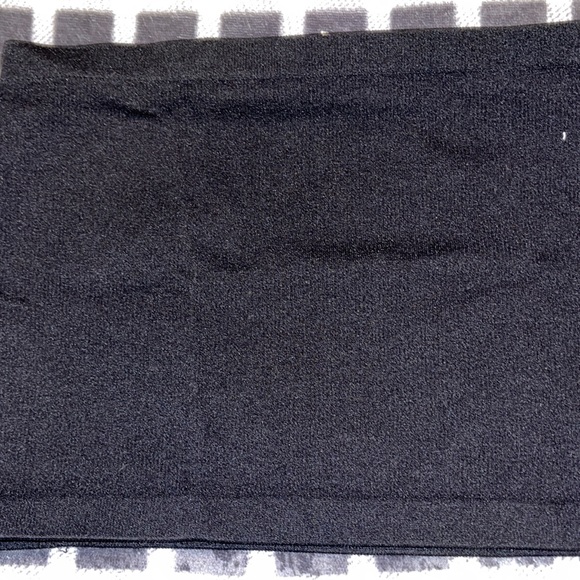 Black basic top - Picture 2 of 3